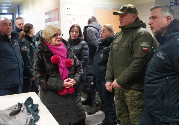 Poczekalnia dla podróżnych i nowe technologie. Wojewoda z wizytą w Budomierzu