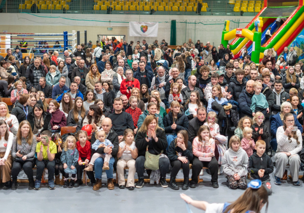 Tłumy mieszkańców i wiele atrakcji. 34. finał WOŚP w Oleszycach [NASZA FOTORELACJA]