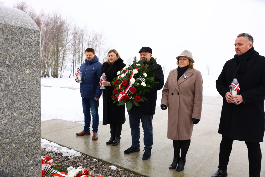 Oddali hołd ofiarom Holokaustu na Plebańskim Polu w Mokrzycy [ZDJĘCIA][AKTUALIZACJA]