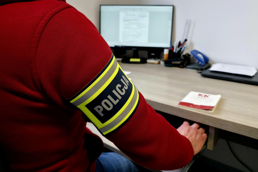 Akcja policji w powiecie lubaczowskim. Zatrzymano trzy osoby