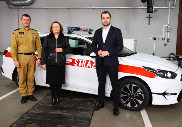 Nowa Kia Ceed dla strażaków z Państwowej Straży Pożarnej w Lubaczowie [ZDJĘCIA]