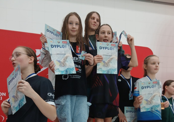 Medale, rekordy i tytuł najlepszej zawodniczki. Udane zawody Rekinów w Mielcu