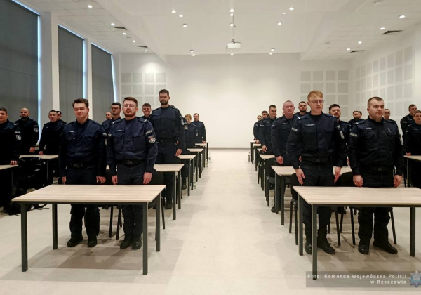 48 policjantów z Podkarpacia z awansem. Zakończyło się pierwsze w tym roku szkolenie podoficerskie