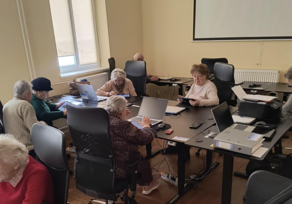 Klub Rozwoju Cyfrowego w Cieszanowie działa prężnie - za nami prawie pół roku funkcjonowania projektu