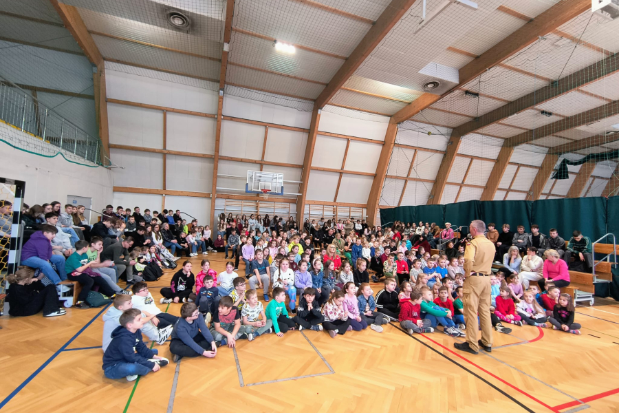 „Czujka na straży Twojego bezpieczeństwa”. Strażacy z Lubaczowa edukują młodzież
