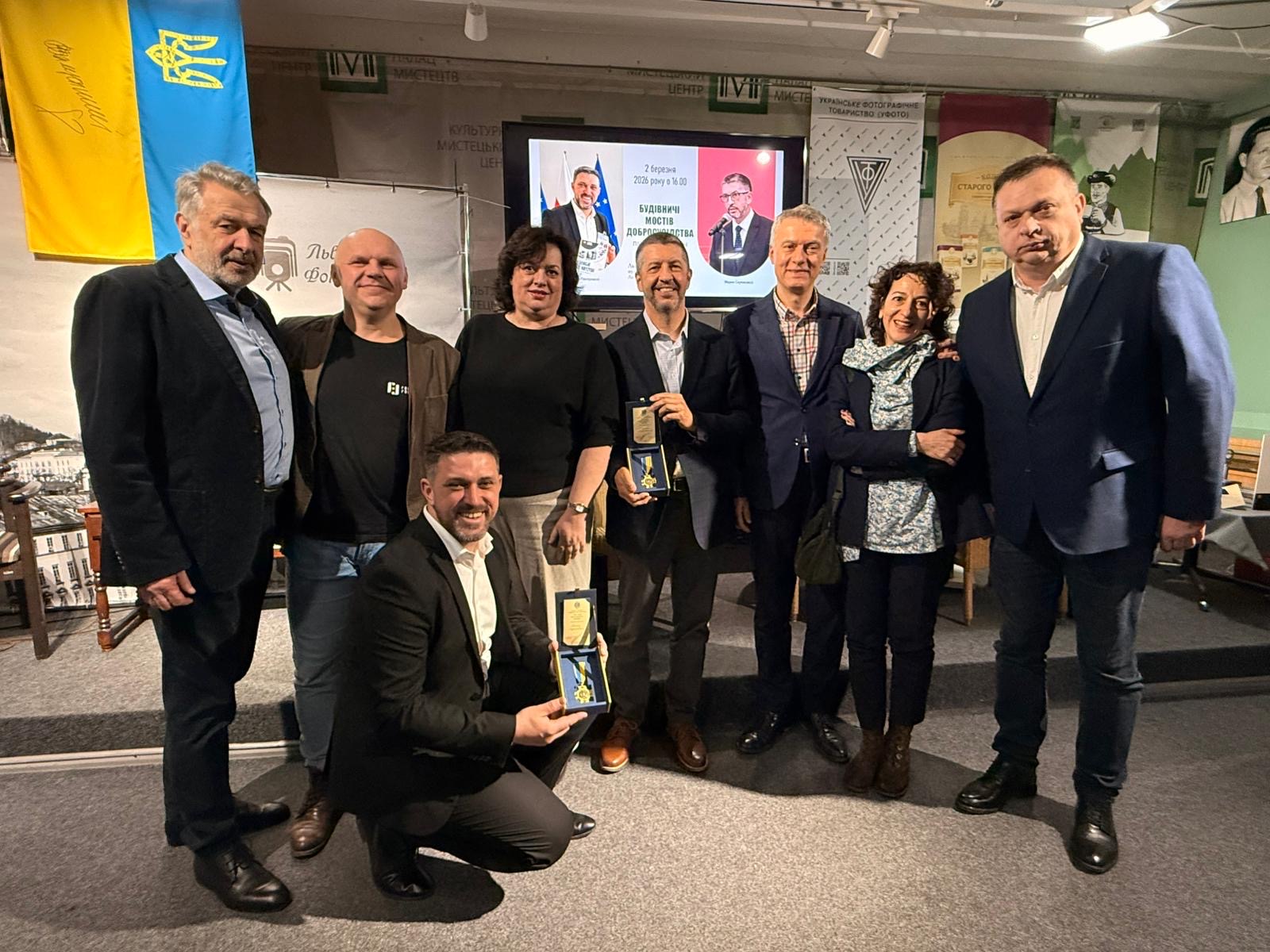 Pomoc dla Ukrainy doceniona. Marcin Piotrowski odznaczony przez Lwowską Radę Obwodową