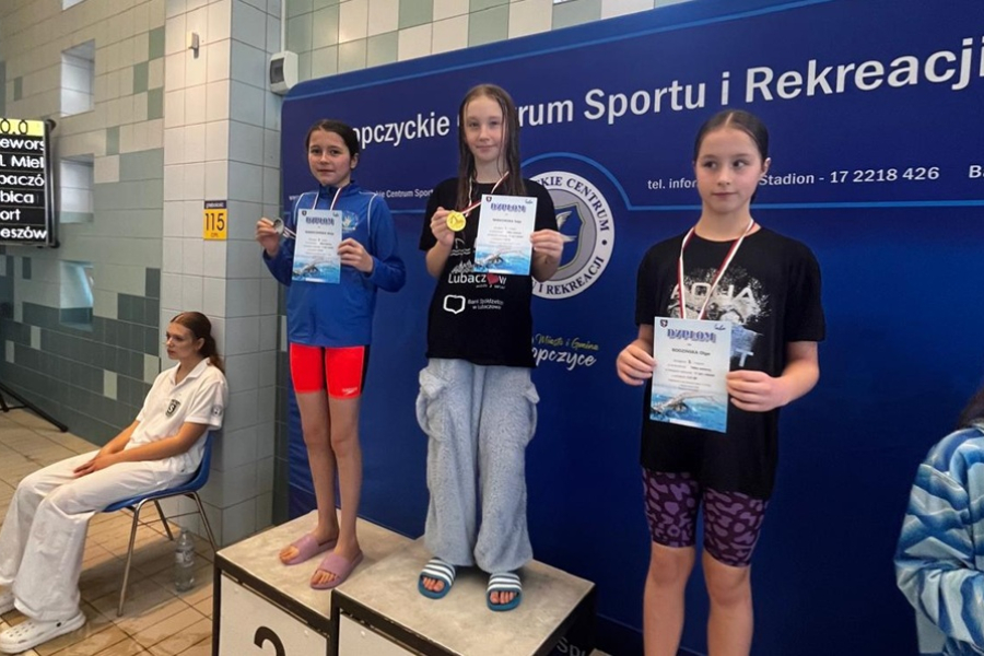 Udany start młodych pływaków KP Rekin w Ropczycach