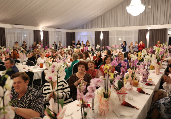 Wyjątkowy Dzień Kobiet w Baszni Dolnej. Kwiaty, występy i podziękowania [FOTORELACJA]