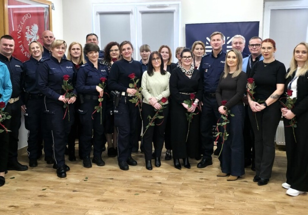 Dzień Kobiet w lubaczowskiej policji. W komendzie pracuje 38 pań [ZDJĘCIA]