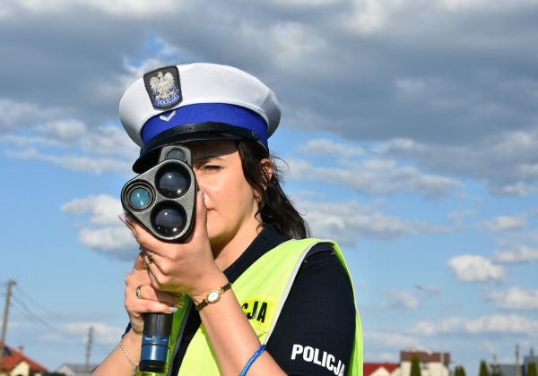 127 km/h przez Lisie Jamy. Kierowca nie zatrzymał się do kontroli