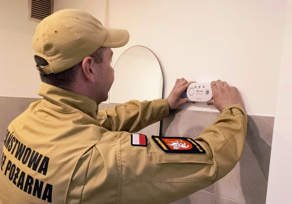 Czujki ratują życie. Strażacy prowadzą ważną akcję w powiecie lubaczowskim