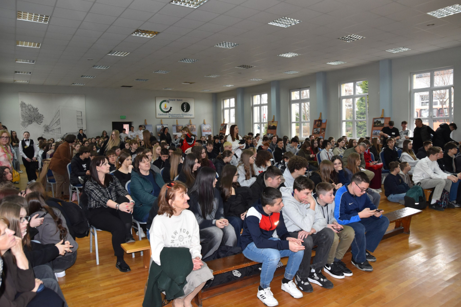Ósmoklasiści wybierają szkołę. Dzień Otwarty w ZSCKR w Oleszycach [FOTORELACJA]