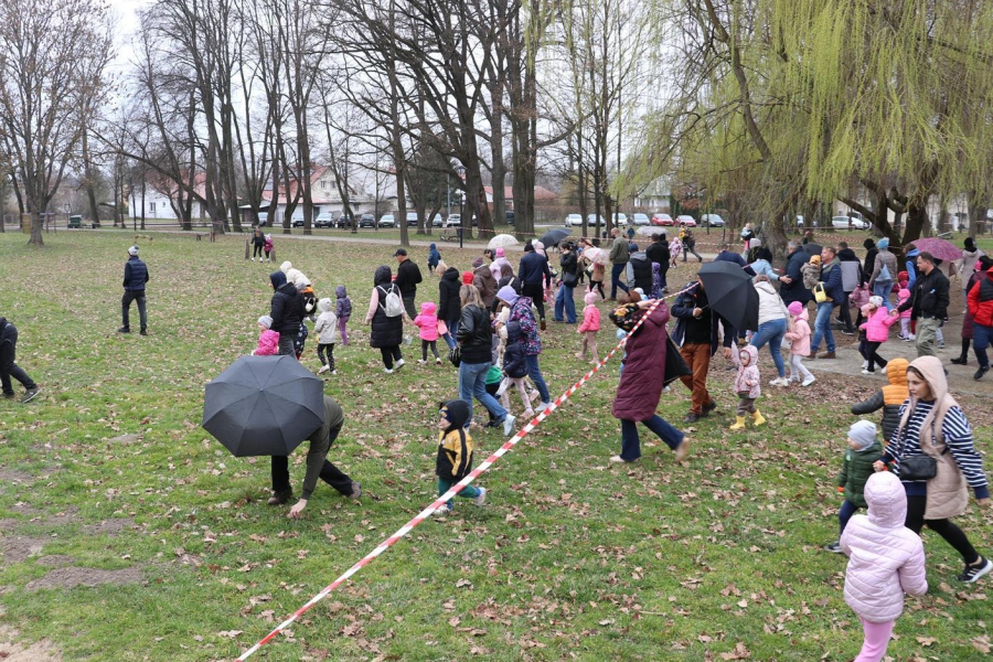 W Oleszycach poszukiwali wielkanocnych jajek [ZOBACZ ZDJĘCIA]