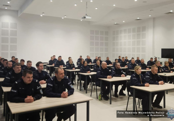 48 nowych podoficerów w podkarpackiej policji. Zakończyło się specjalistyczne szkolenie