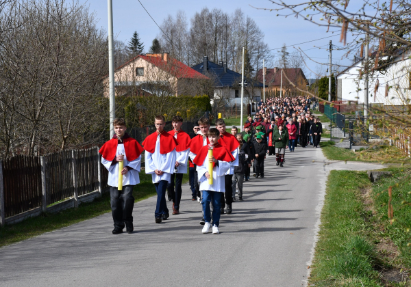 Droga Krzyżowa przeszła ulicami Łukawca. Zobacz fotorelację
