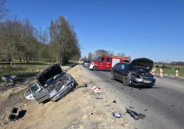 Wypadek w Futorach. Zderzyły się trzy samochody [ZDJĘCIA]