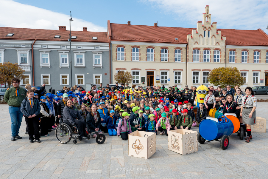 Zuchy opanowały Lubaczów. Ponad 300 harcerzy tropiło skarby miasta [ZDJĘCIA]