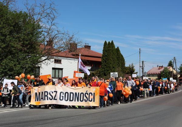 Marsz Godności w Oleszycach. Były występy, warsztaty i koncert Marka Piekarczyka [ZDJĘCIA]