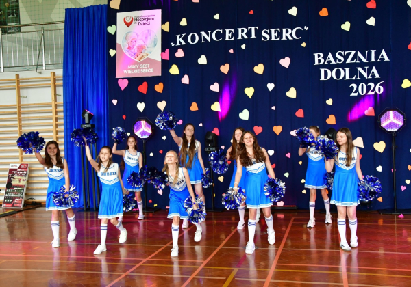 „Koncert Serc” w Baszni Dolnej. Szkoła po raz kolejny wsparła podopiecznych hospicjum