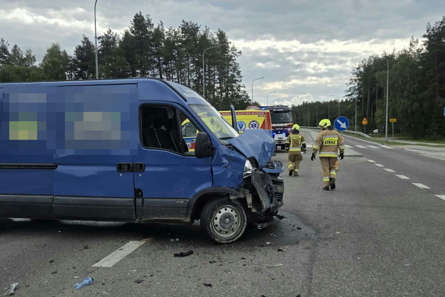 Zderzenie dwóch busów w Narolu. 8-letnia dziewczynka trafiła do szpitala
