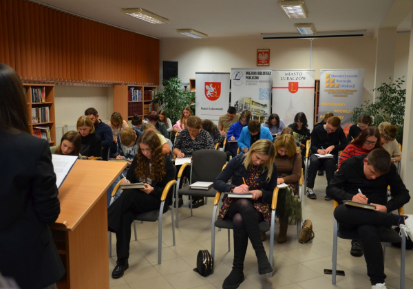 Kolejna edycja rywalizacji o tytuł Mistrza Ortografii Ziemi Lubaczowskiej. Trwają zapisy
