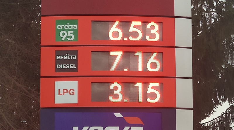 Olej napędowy na stacji Orlen w Lubaczowie kosztuje 7.16 zł za litr