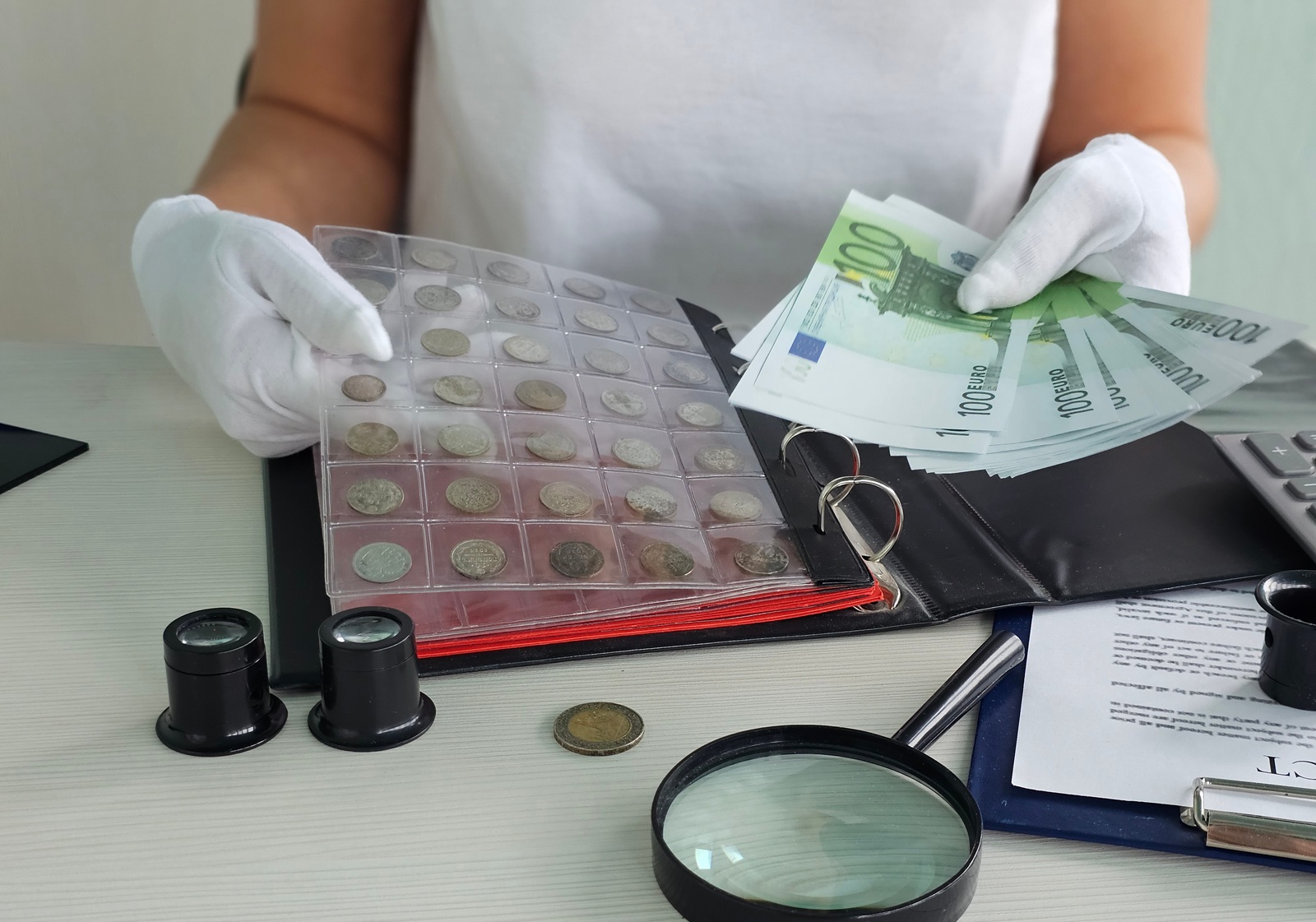 Jak rozpoznać fałszywe monety i podrobione banknoty