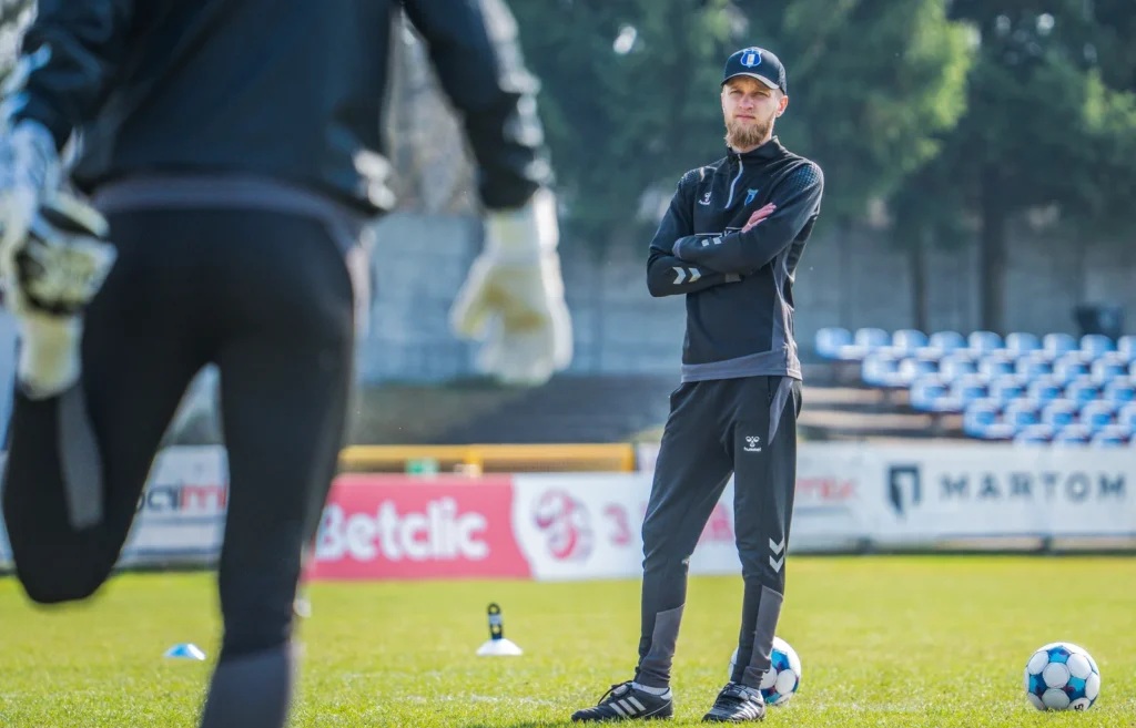 Kacper Grzesik przejmuje pierwszy zespół Pogoni-Sokoła Lubaczów