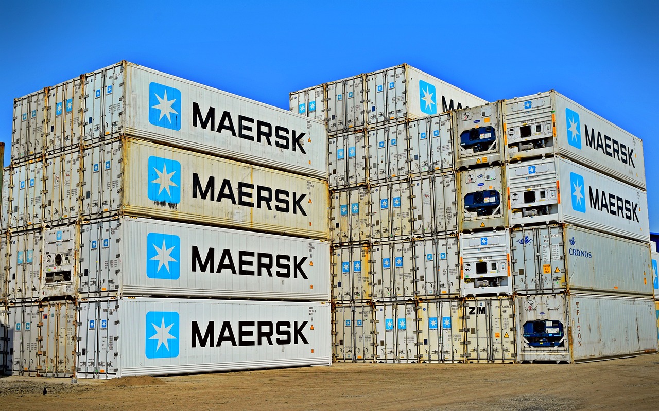 Kontenery morskie 20 i 40 stopowe – wszechstronne rozwiązanie dla transportu i nie tylko