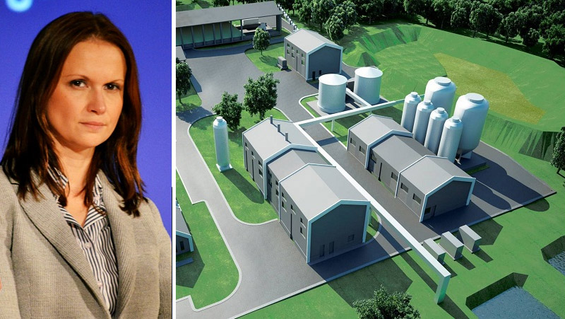 Posłanka Prawa i Sprawiedliwości Anna Schmidt-Rodziewicz i wizualizacja projektowanej infrastruktury Kopalni Siarki Basznia