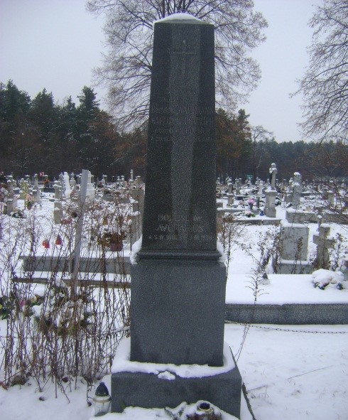 Zdjęcie pomnika na grobowcu w Płazowie z dokładną datą zgonu baronowej 19 wrzesień 1931 rok.