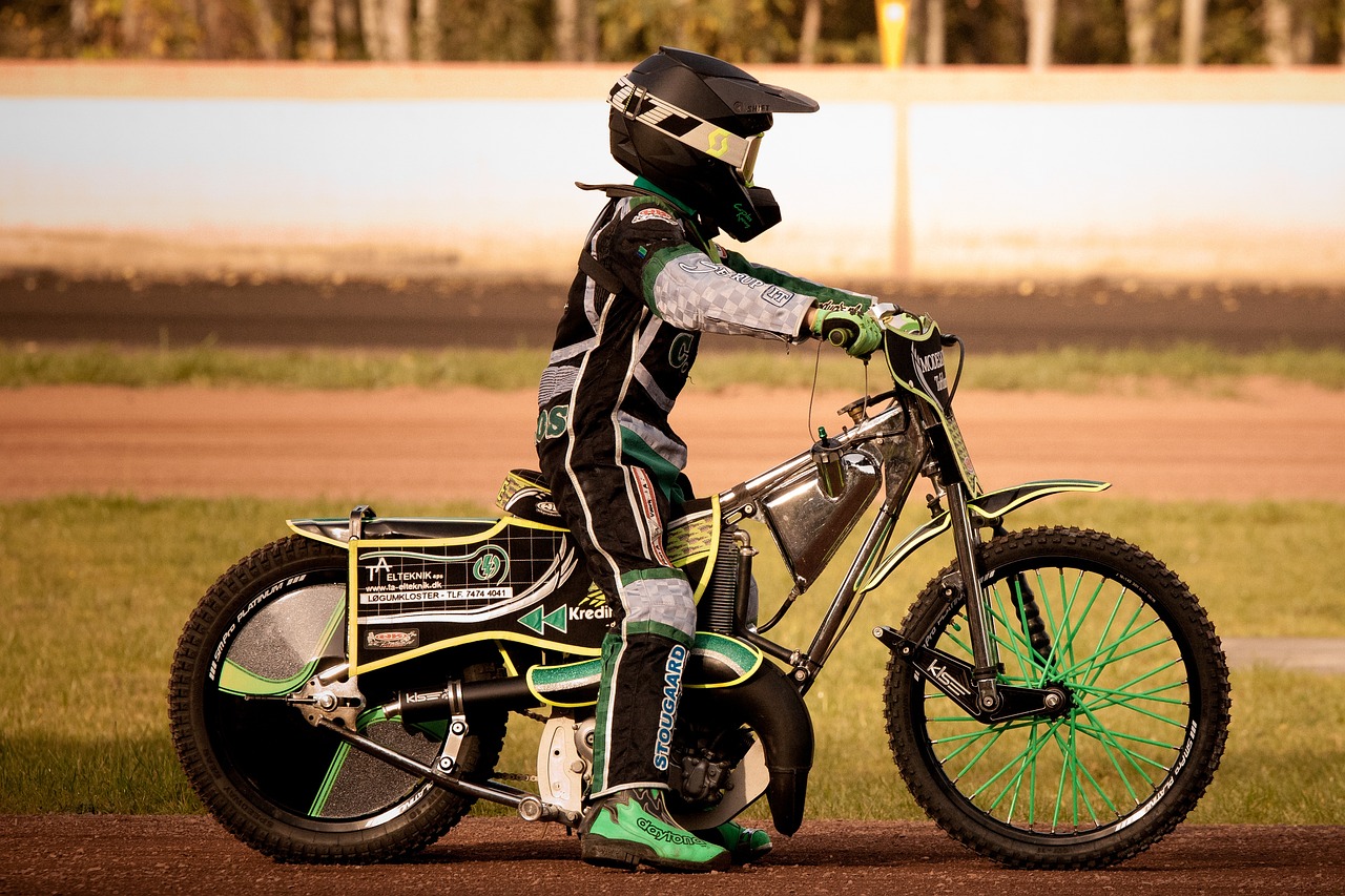 Żużel – aktualności z torów, które kształtują współczesny speedway